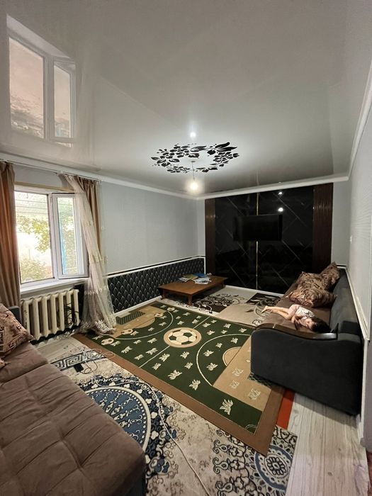 Үй сатылады орталықта