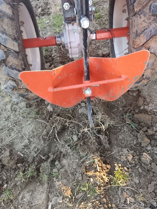 Vând motocultor Ruris 18cp
