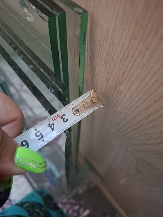 Продам  стекло 5 мм