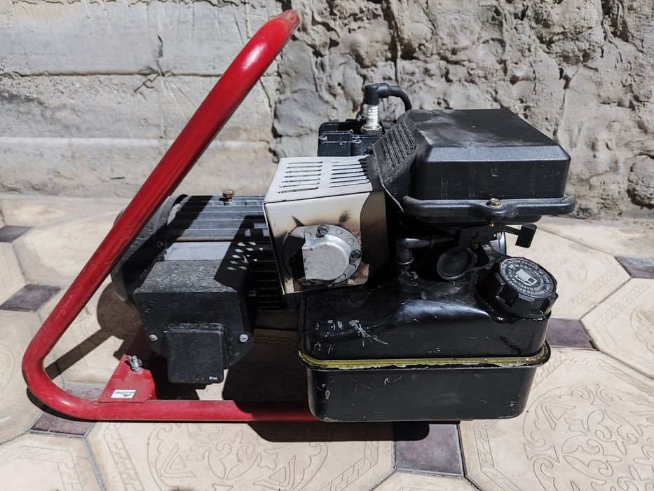 Генератор бензиновый ,мощность 1300W