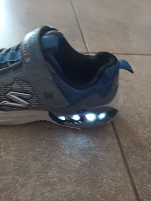 Pantofi skechers shark bots mărimea 36, 5