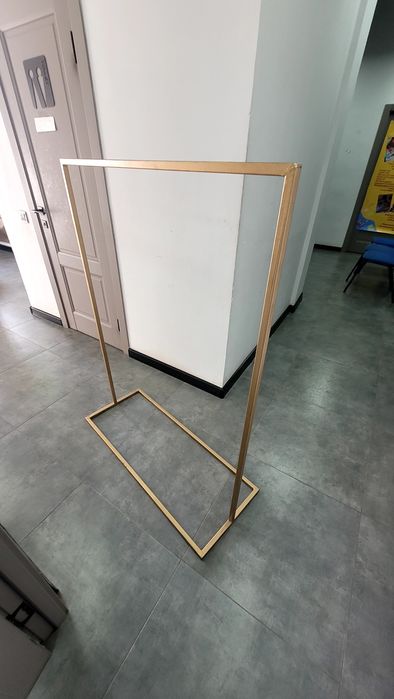 Продам вешалку для вещей