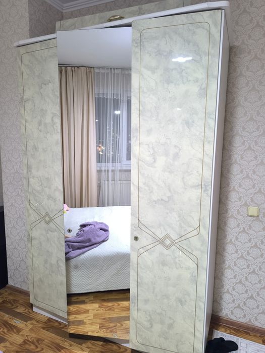 Продается спальный гарнитур