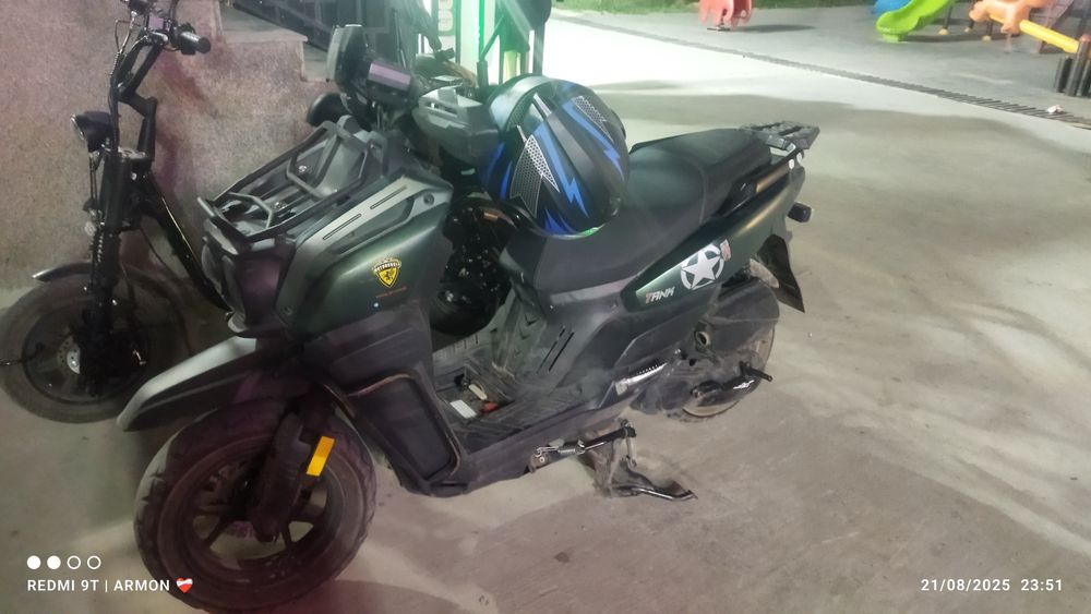 Tank 150 kub Moped Skuter srochna sotiladi