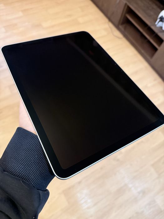 Продам iPad Air 11 (M3) 128gb Blue