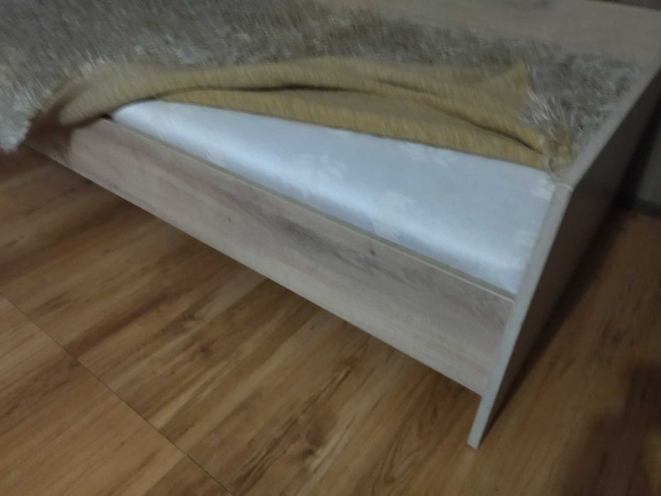 Продавам детско легло