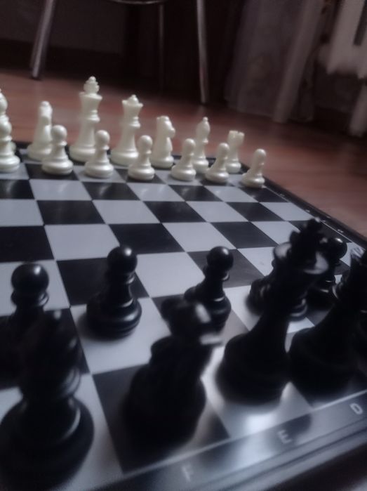 Продам шахматы и шашки