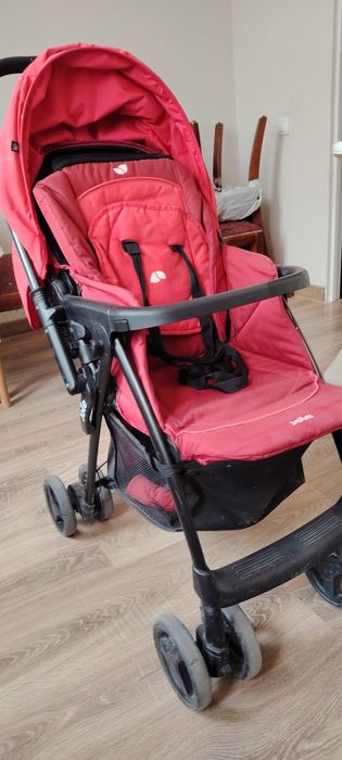 Продам детскую прогулочную коляску Joie