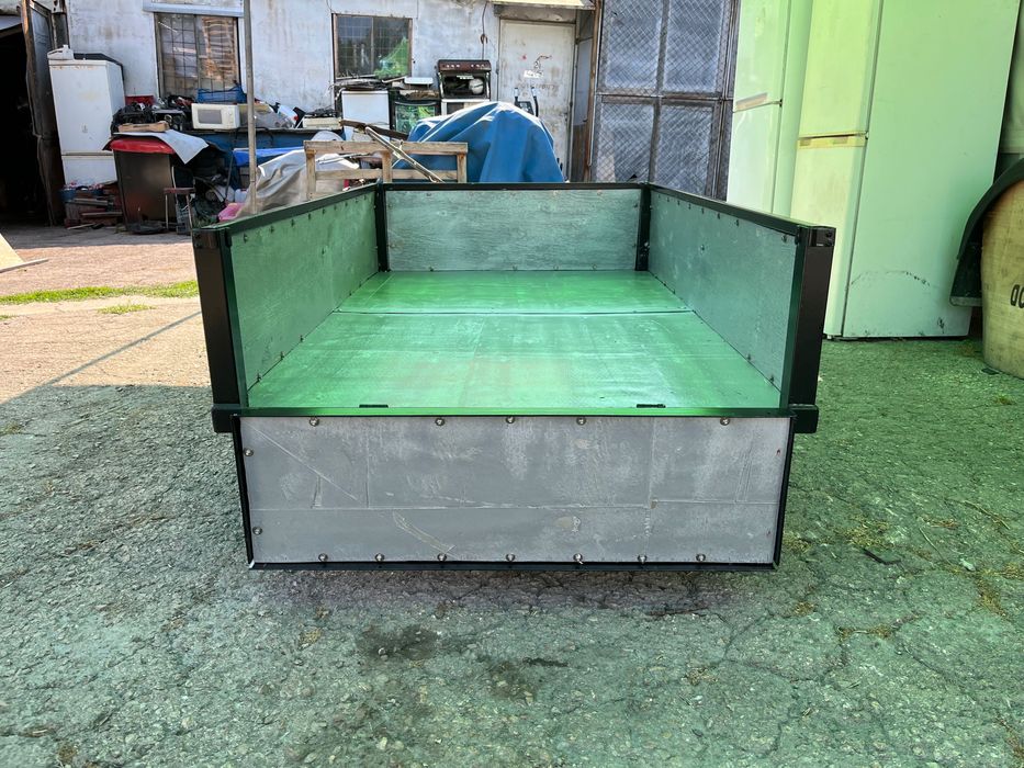 Товарно ремарке за тракторна косачка + фрези