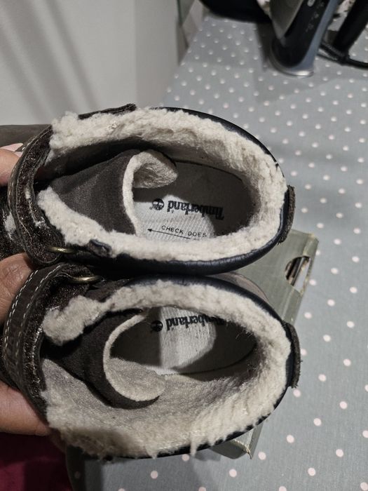 Продам десткие ботинки Timberland