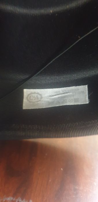 Palarie elegantă pentru nunți