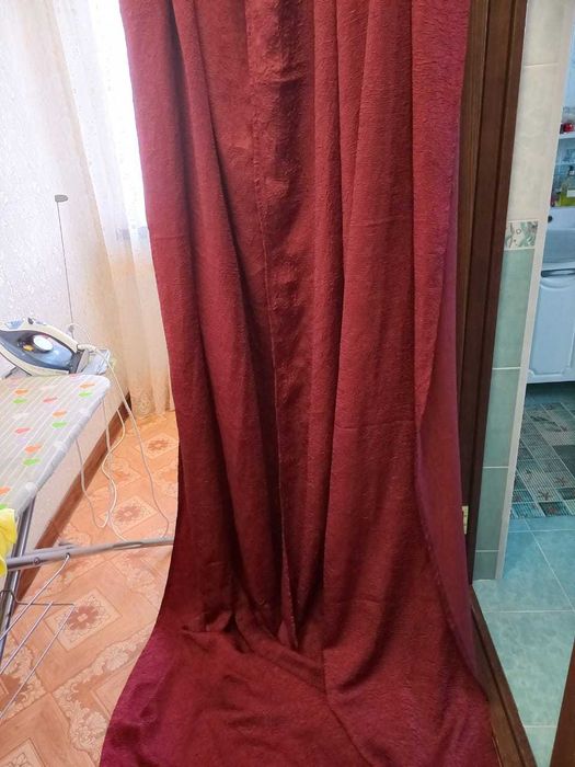 Продам хорошие  шторы на окно