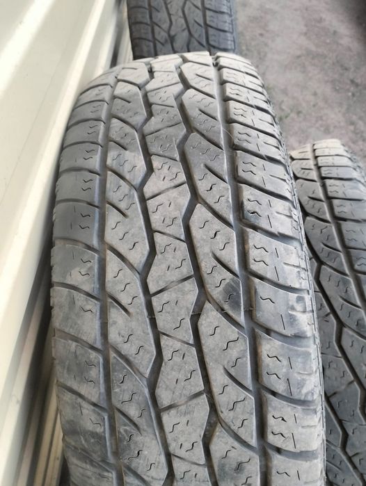 Продам автошины 235/75/15