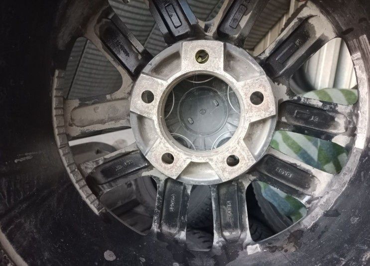 Продам комплект автошин с дисками