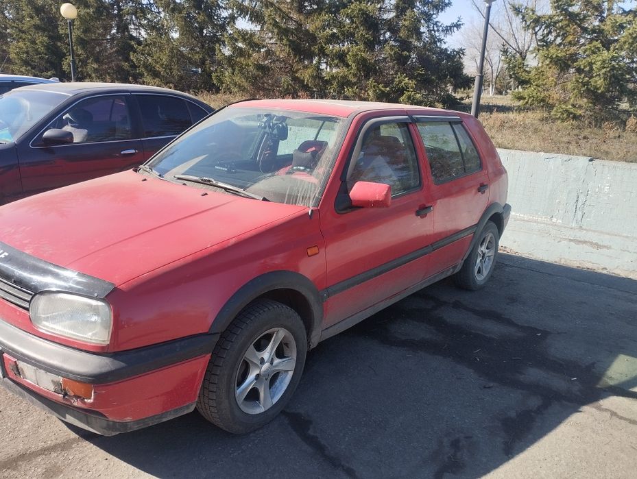 Продам гольф 3  обьем 1.8