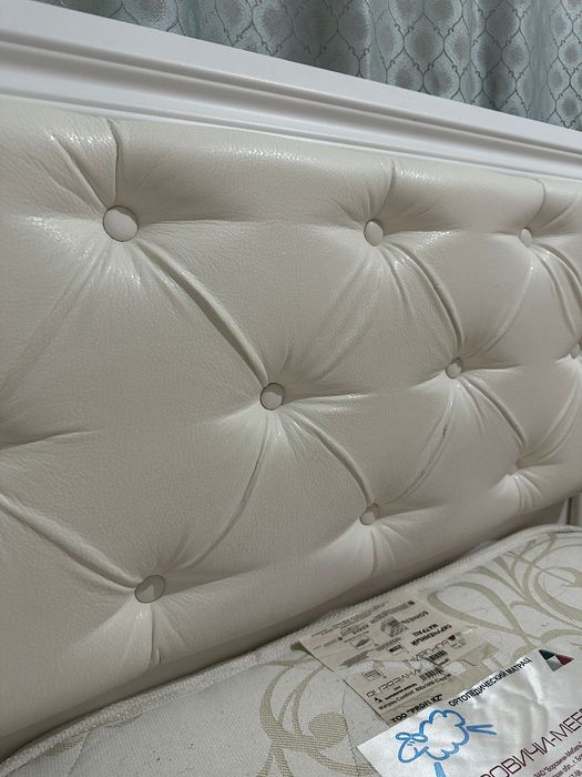 Продам кровать с матрасом