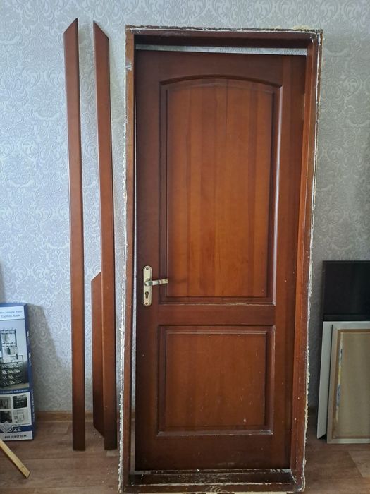 Продам дверь ,дерево , б/у