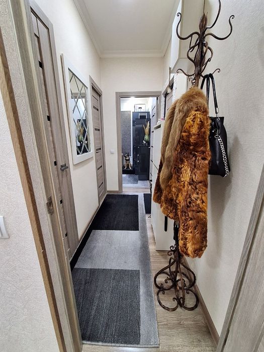 Продаю квартиру чиланзар 6квартал 2комнат 2этаж  Разделка 42квадрат