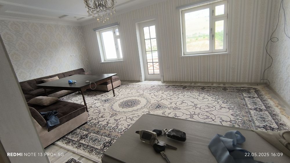 Дача сотилади чимёнда