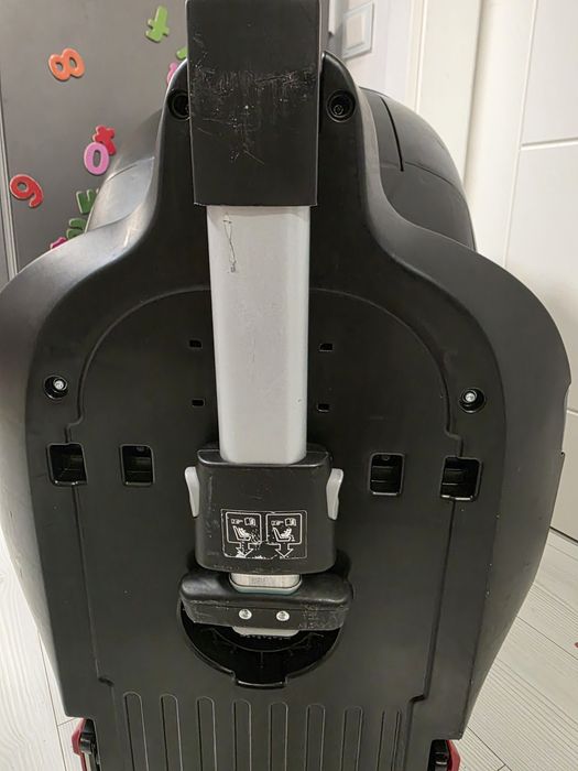 Scaun auto cu Isofix Britax Romer Dualfix M i-Size, Rotativ, 61-105 cm