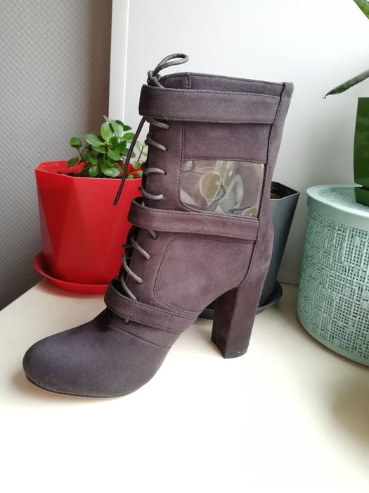 Продам ботильены демисезонные новые