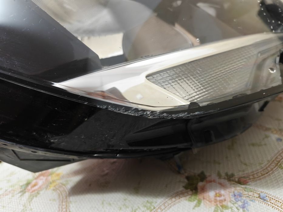 Far dreapta opel corsa F