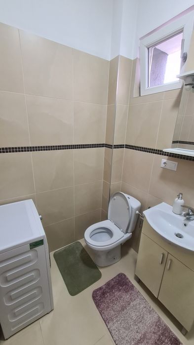 Închiriez garsoniera