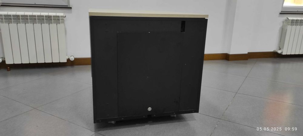 серверный шкаф 12 Unit apc ar4000mv