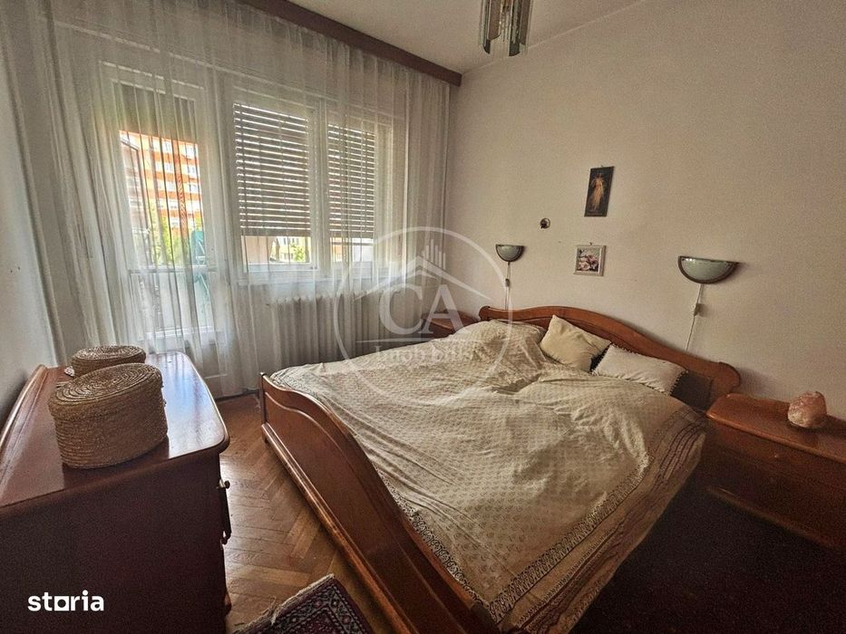 Apartament de vanzare cu 3 camere in zona Dacia Oradea