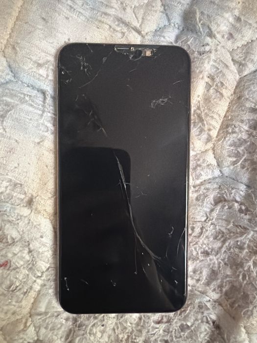 Айфон Xs max продаю за