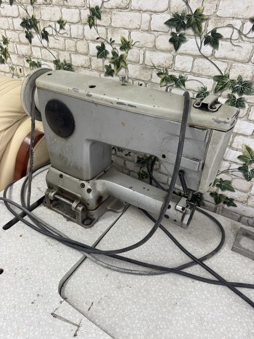 Mașină de cusut marca rusească anii 70-80