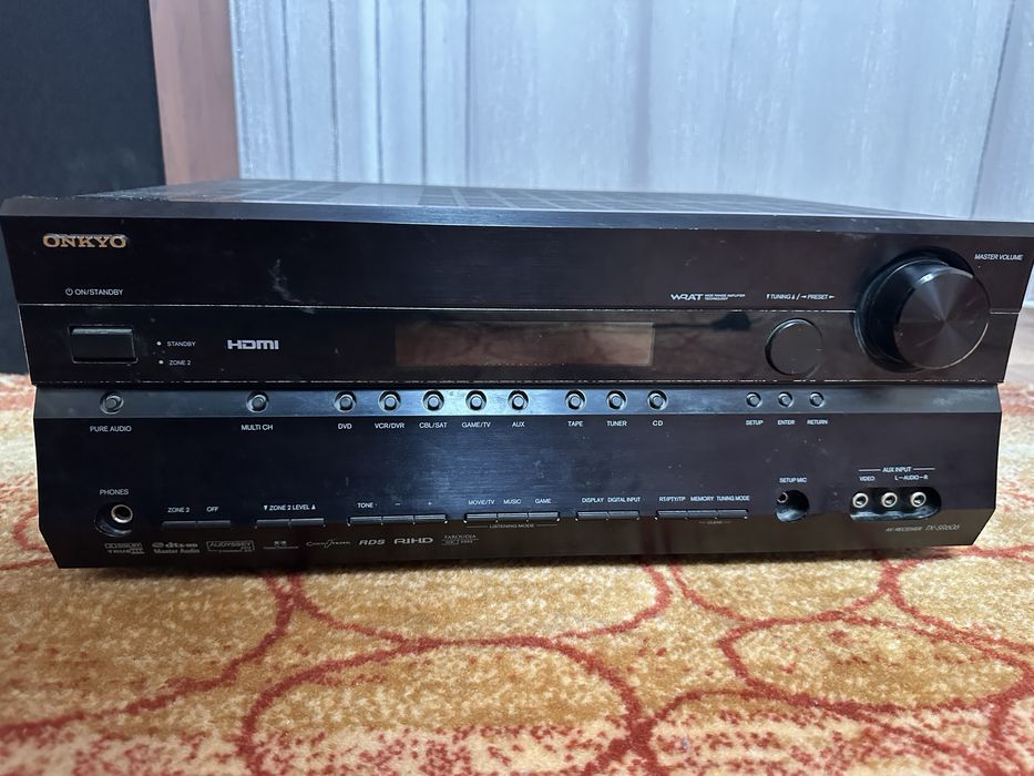 De vanzare sistem 5.1 receiver Onkyo boxe Kef