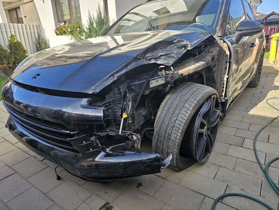 Porsche cayenne 2018 avariat