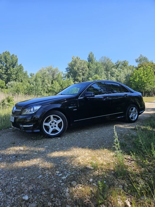 Vând Mercedes C250