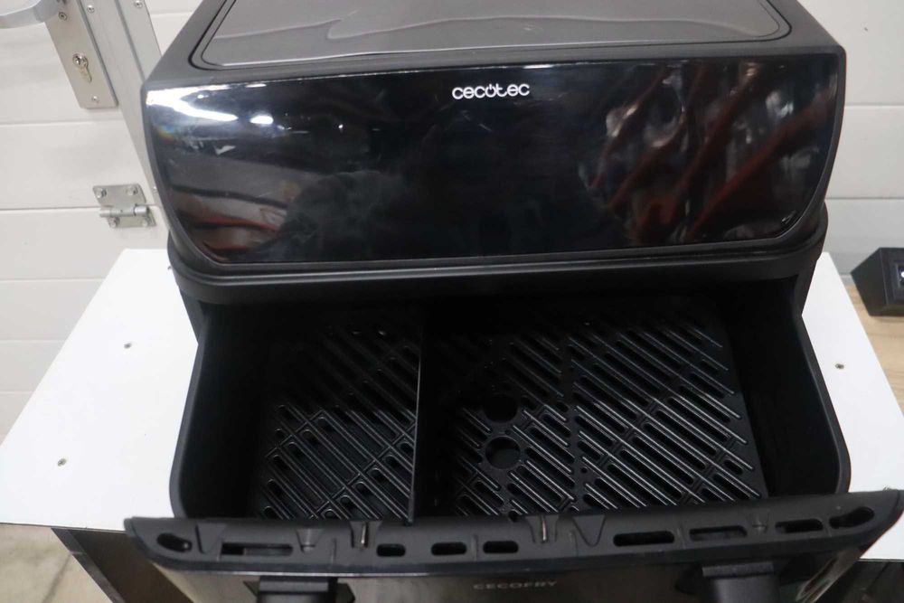 Фритюрник с горещ въздух Cecotec Cecofry&Grill 10L 2800W, лек ДЕФЕКТ