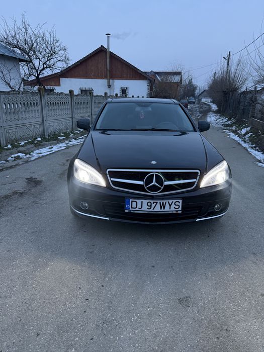Vand sau schimb plus diferenta Mercedes C Class 2007 2.2 CDI!