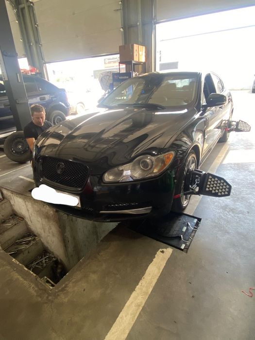 Dezmembrez jaguar xf 2011 3.0 diesel