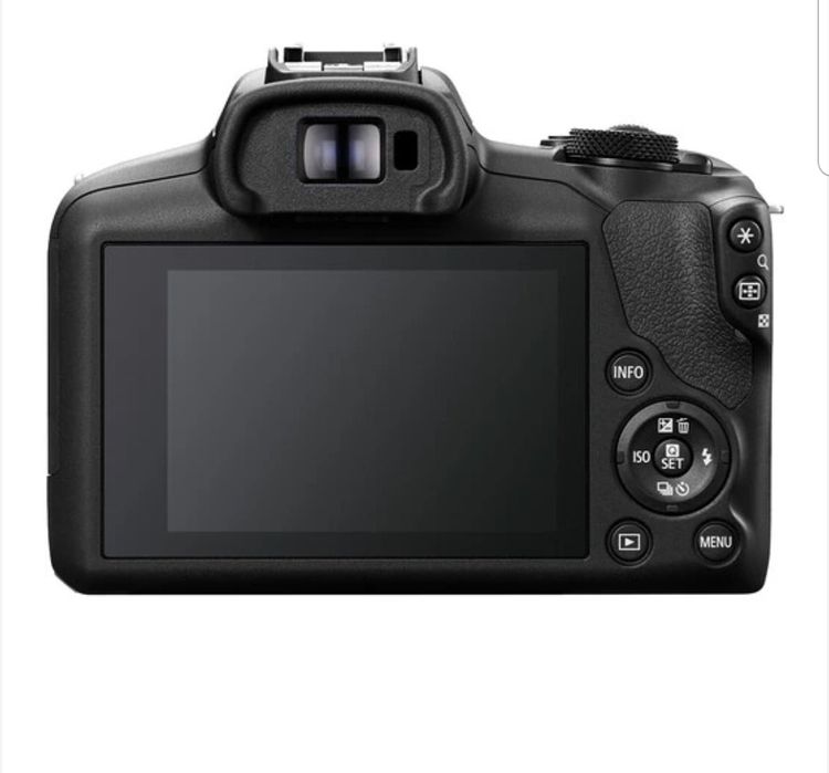 Canon Eos R100 +  obiectiv RF-S 18-45mm