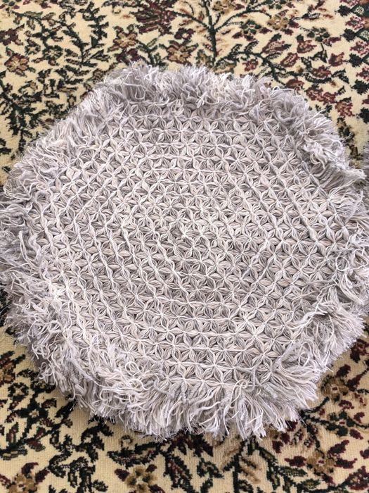 12tali stul ustiga koʻrpachalari va choynak tagiga va usti