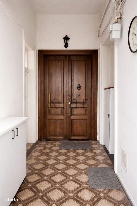 Apartament spatios cu 4 camere in inima orasului