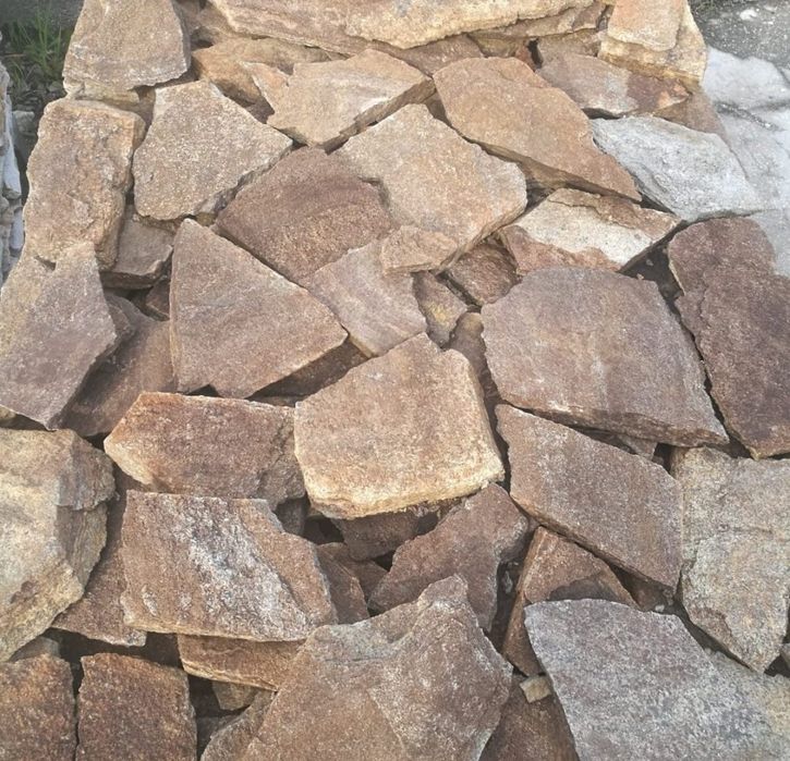 Vând Piatră sau Montez