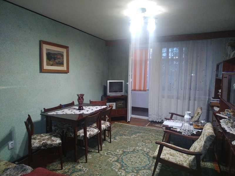 Vand urgent Apartament 2 camere zona Carrefour