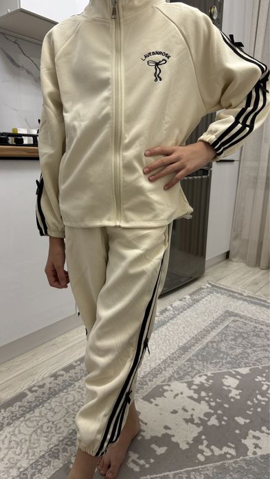 Спортивка новое, размер: 150см