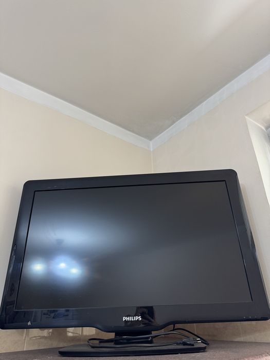 Телевизор + колонки philips + проигрыватель