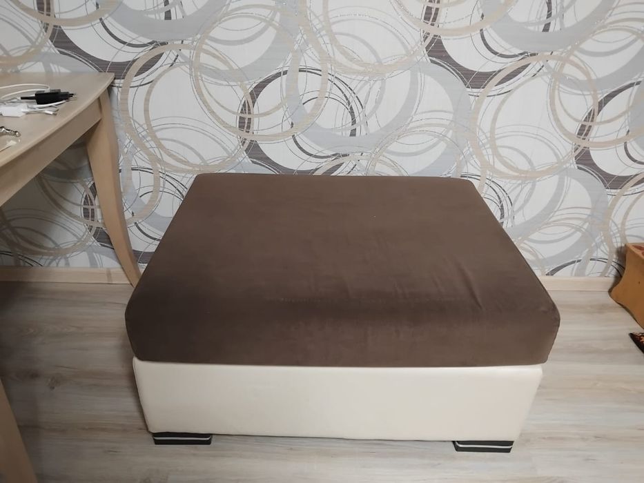 Продам два дивана + кресло + пуф