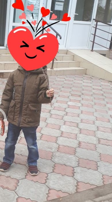 Продам куртку весна от 3х-6лет