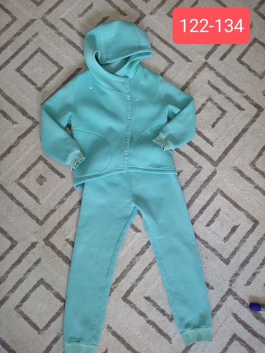 Продам пакет вещей на девочку