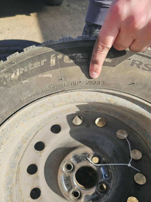 Зимни гуми с железни джанти и тасове Honda r15 195/65