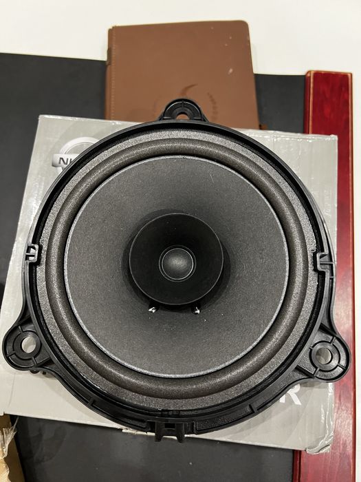 Динамик на  Nissan.