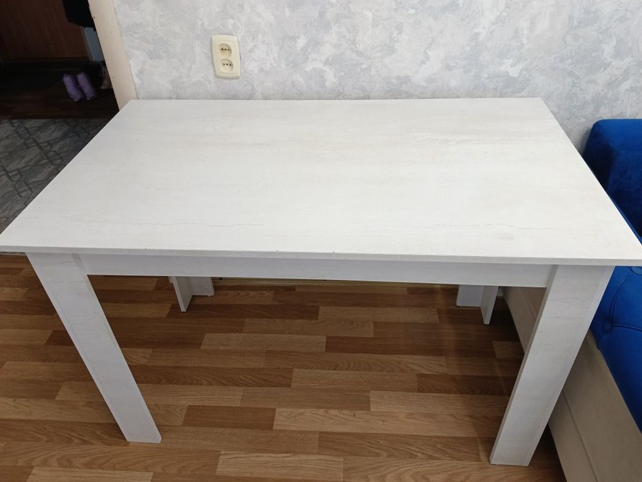 Продам кухонный стол